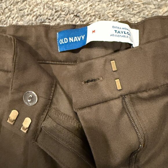 Old Navy Extra High-Rise Taylor Shorts | Adjustable Waist | Size M | Khaki Green - Picture 5 of 5